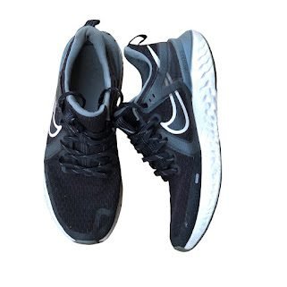 BLACK NIKE REACT SHOE