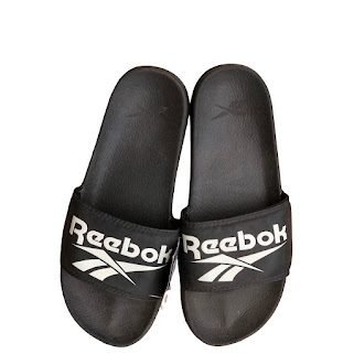 BLACK REEBOK SLIDE