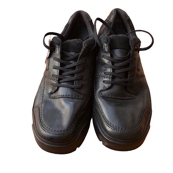 BLACK GORE-TEX CLAUKS SHOE